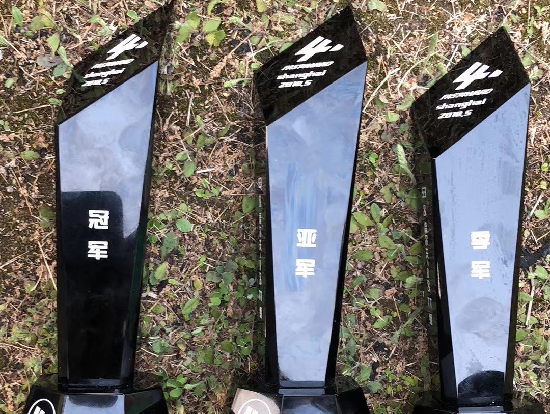 The champion of the 2018 China Drag Race Competition